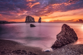 唯美紫色黄昏海岸风景摄影图片